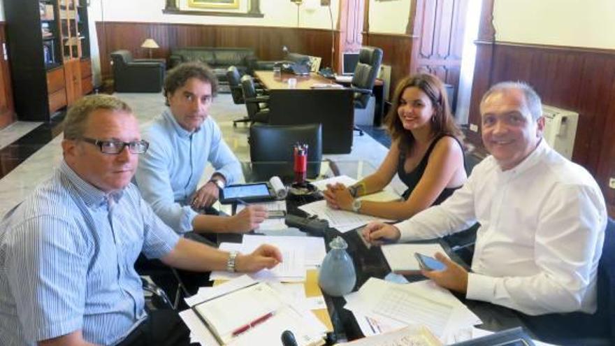 Gómez acota el área de Turismo reuniéndose con el responsable autonómico del sector