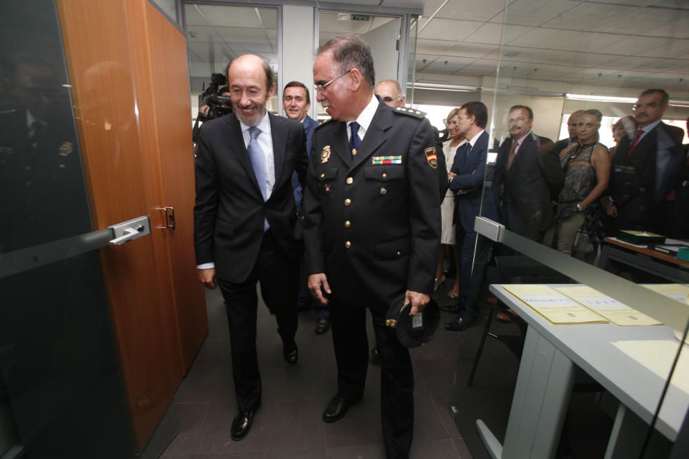 Como ministro del Interior, en 2009 inauguró la nueva Comisaría Provincial en Alicante