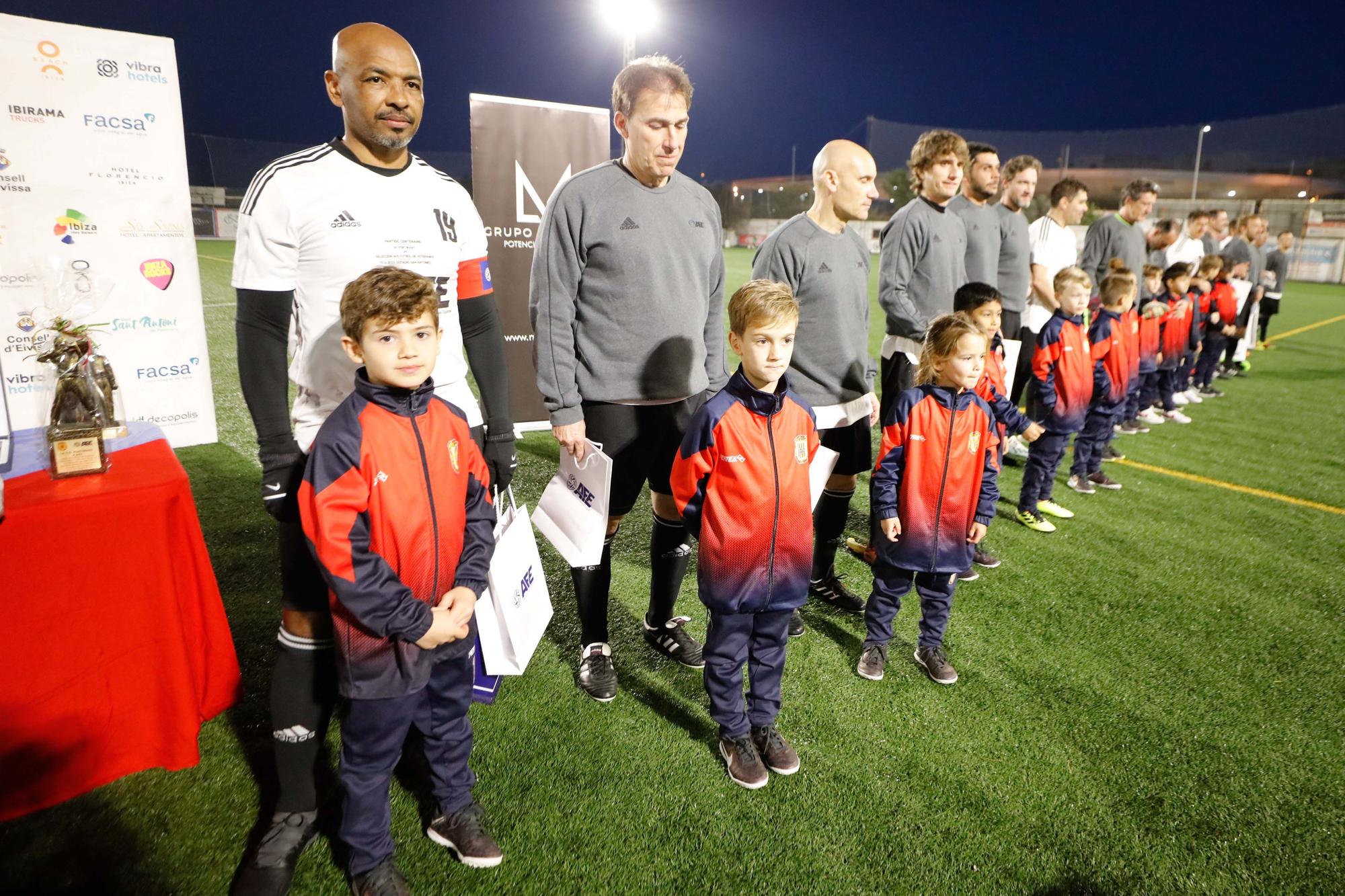 Mira aquí todas las imágenes del partido entre veteranos por el centenario del club Portmany