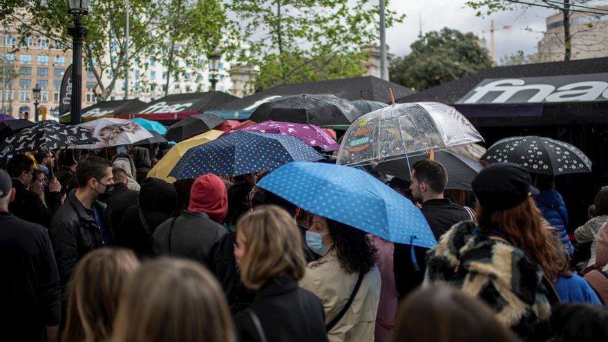 Las tormentas azotan Sant Jordi y causan destrozos y heridos en Barcelona