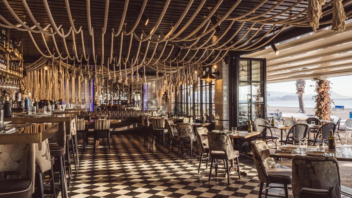 Una imagen de Moments Bar en Urbanova