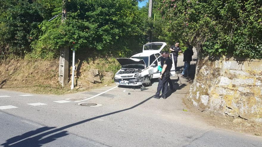 Encañonan a un conductor en Vigo tras embestir su vehículo de forma intencionada