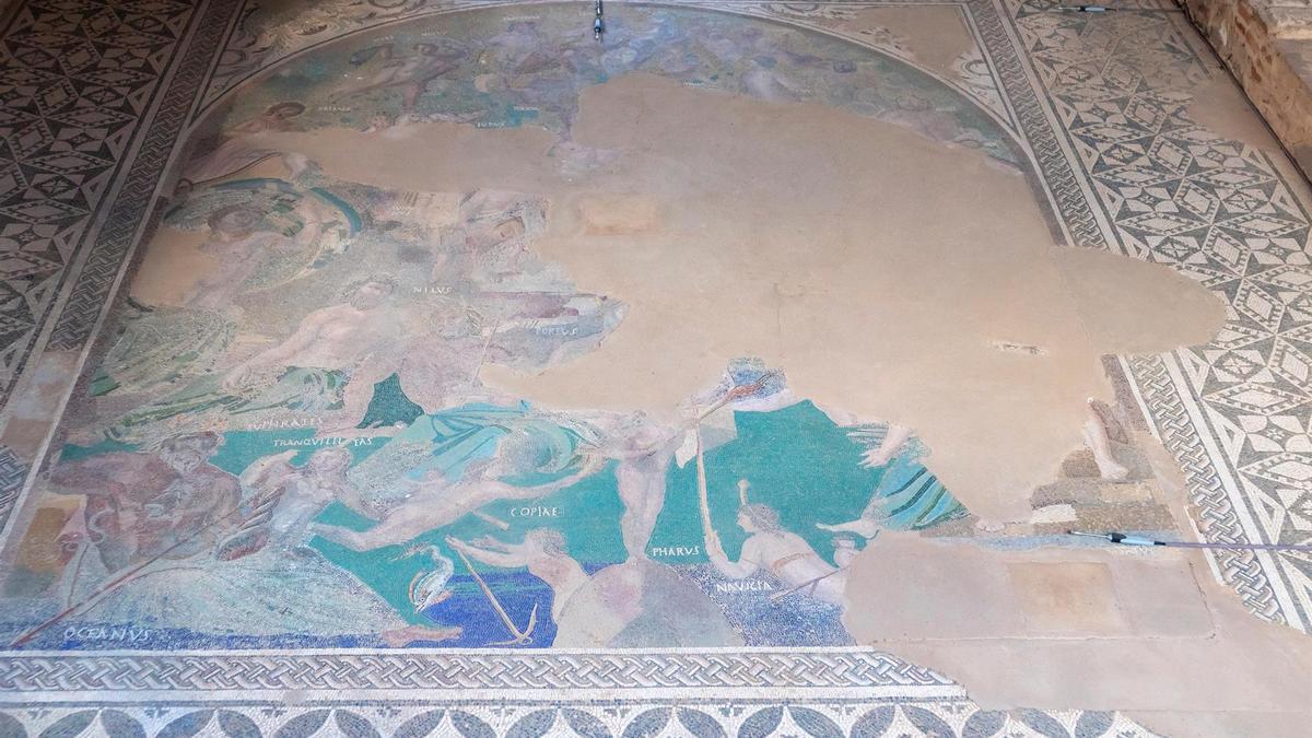 Mérida vuelve a enterrar sus mosaicos romanos