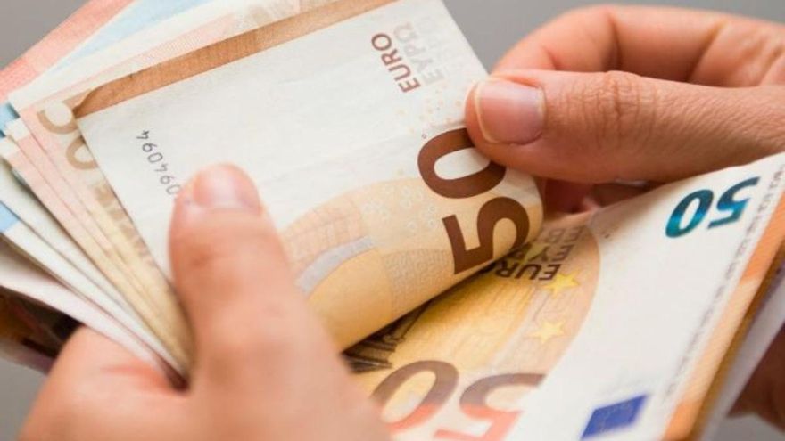 Cambia el subsidio para mayores de 52 años: así se repartirán los 400 euros que recibirán cada mes