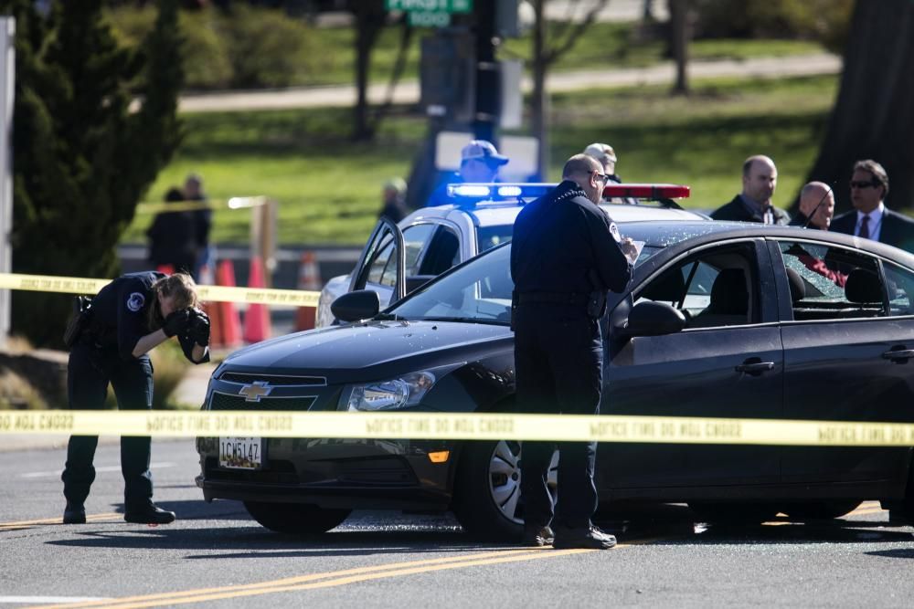 POLICÍA DISPARA A CONDUCTOR QUE INTENTÓ ...