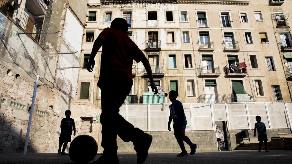 Barcelona 22/06/2018 Reportaje sobre la Pista Negra , proyecto deportivo, comunitario y artístico en el Raval Foto Ferran Nadeu