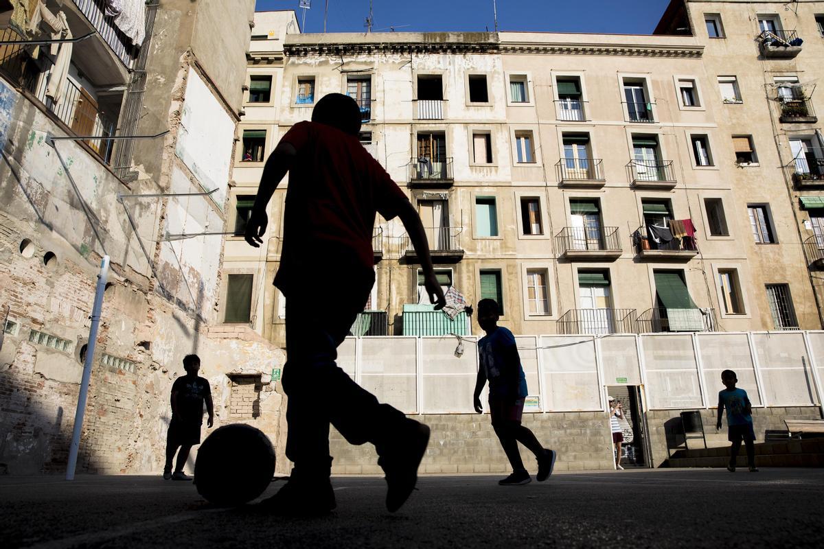 Barcelona 22/06/2018 Reportaje sobre la Pista Negra , proyecto deportivo, comunitario y artístico en el Raval Foto Ferran Nadeu