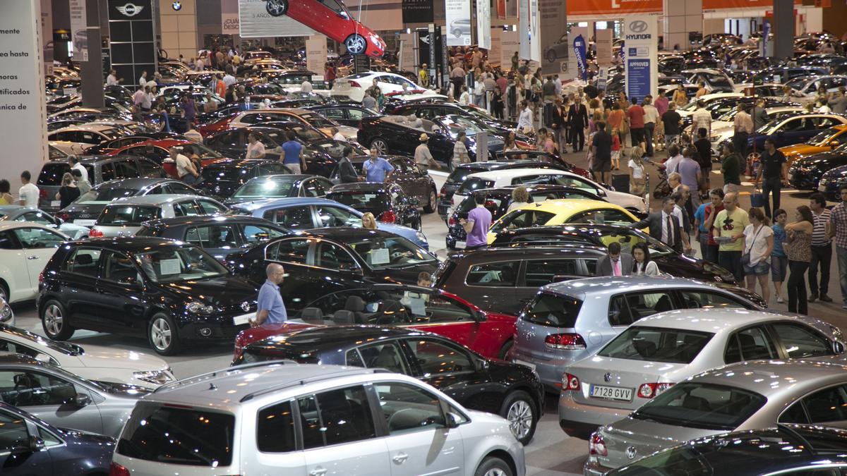El precio medio de los coches de ocasión cae un 20,2% en Canarias en noviembre