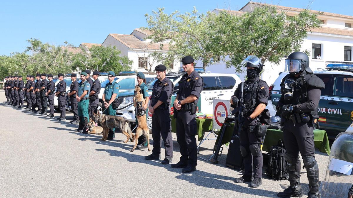 Agentes de refuerzo de la Guardia Civil en la operación veraniega