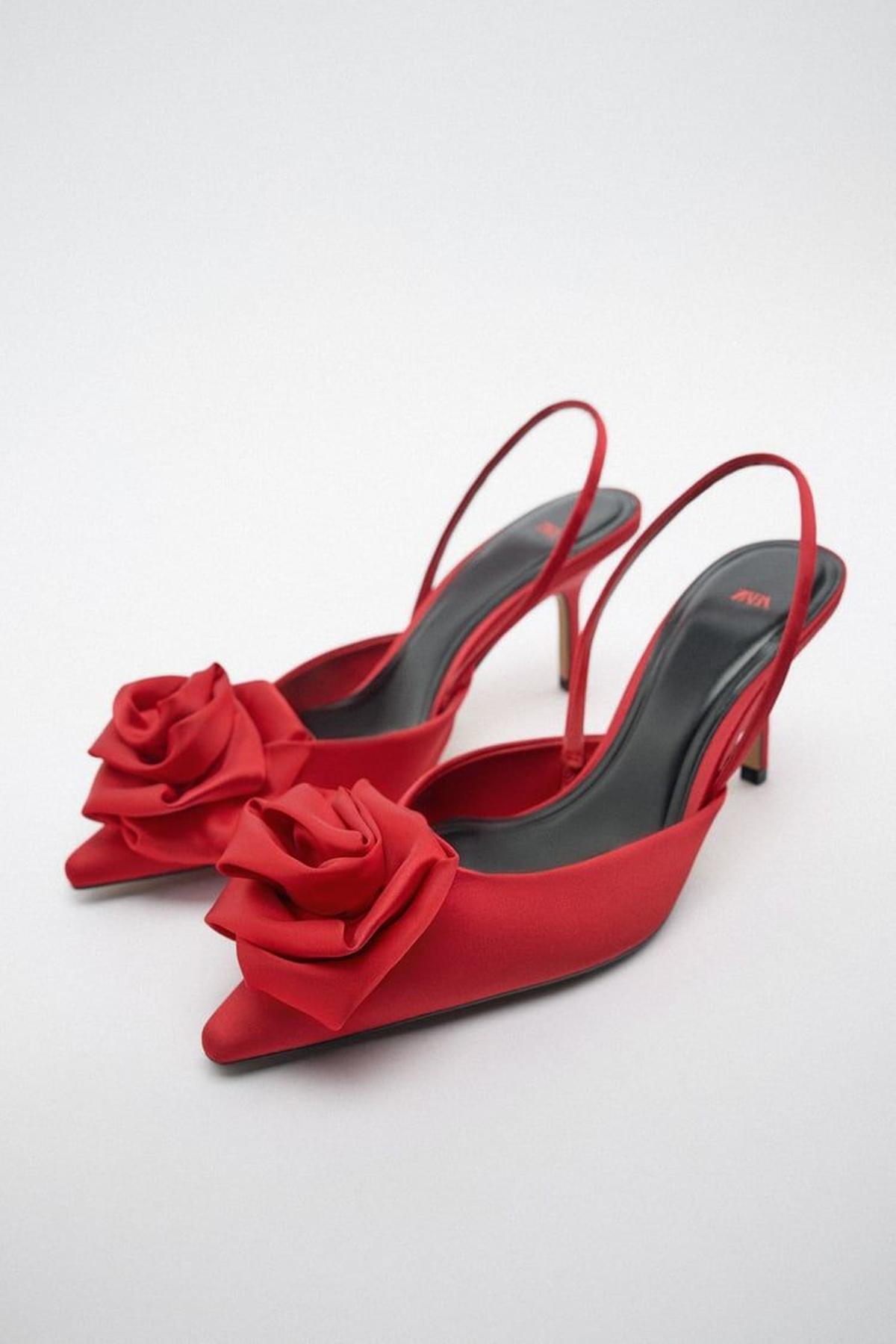 Zapato destalonado rojo de Zara