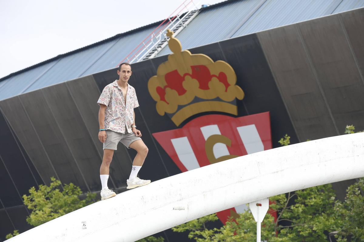 Ivan Kuzmenko practicando en el el puente de la Feria sobre el Piles.