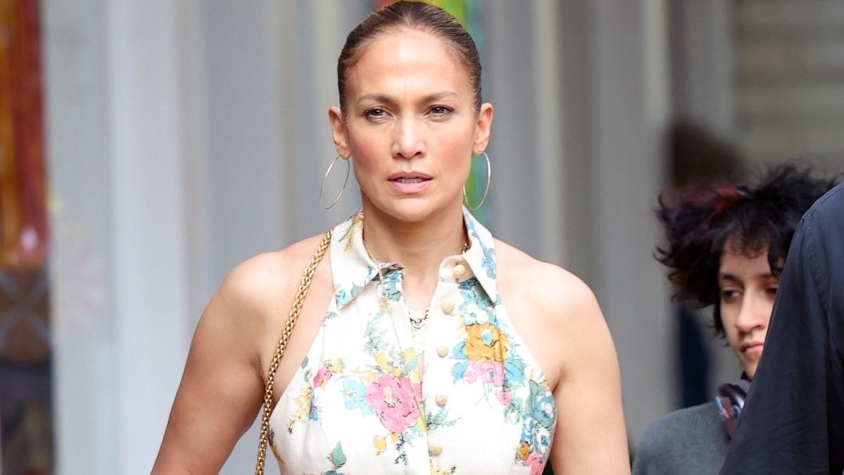 El look de verano de Jennifer Lopez para parecer más alta