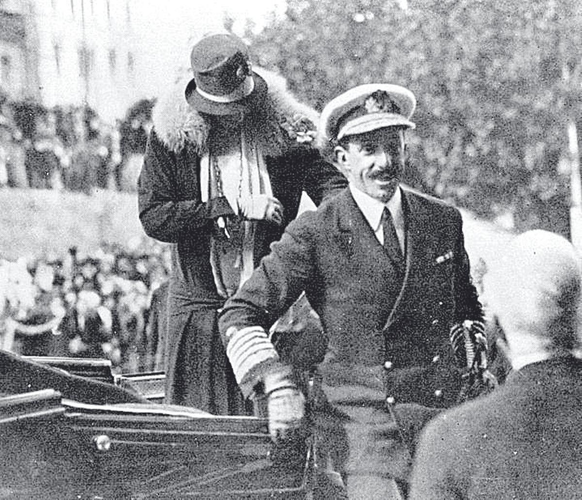 El rey Alfonso XIII y su mujer durante su visita a Vigo en 1927.