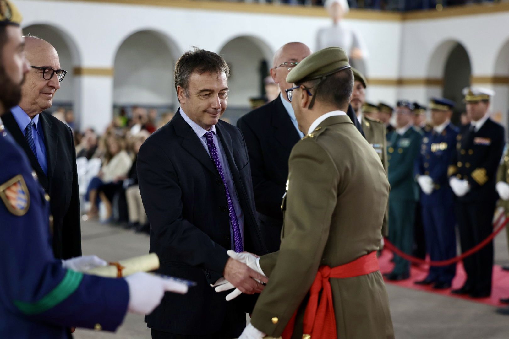 Homenaje de las Fuerzas Armadas y Guardia Civil a las Fallas de València de 2024