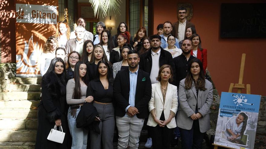 Doce jóvenes culminan en Gijón el programa de empleo del Secretariado Gitano: “Ha sido una experiencia satisfactoria”