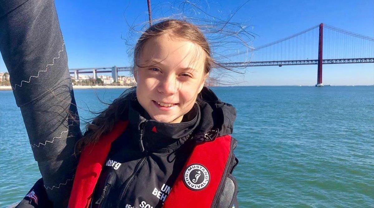 zentauroepp51199921 climate change activist greta thunberg poses on the yacht  l191204201120