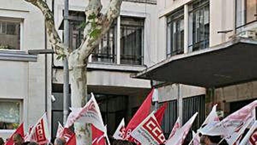 Manifestación sindical en la plaza de Alemania.