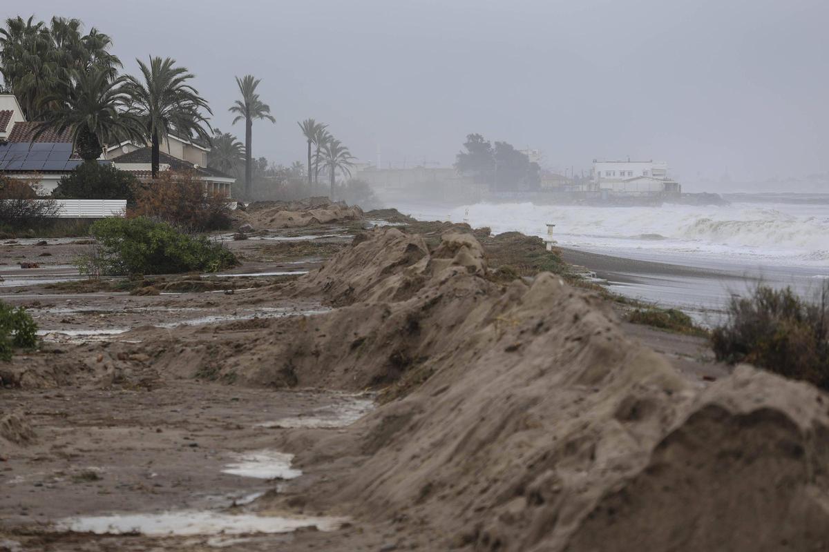 Muros cde contención en la Malvarrosa de Corinto.