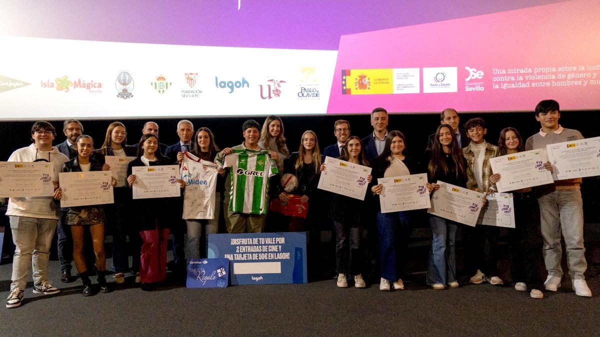 La Subdelegación del Gobierno en Sevilla anuncia los ganadores del certamen 'Y tú, ¿cómo lo ves?'.