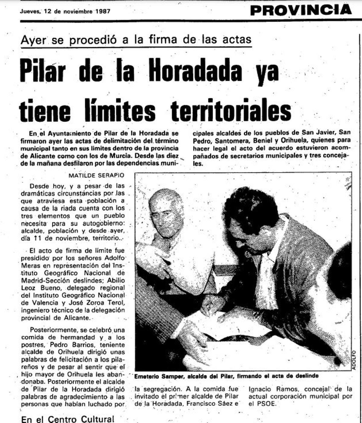 Artículo en INFORMACIÓN sobre la rúbrica de la superficie oficial de Pilar de la Horadada en noviembre de 1987 por parte de Emeterio Samper como alcalde