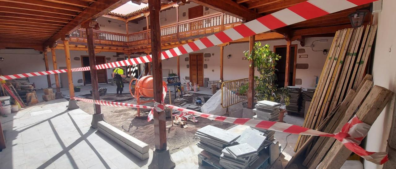 Interior de la Escuela de Música de Telde, en donde están efectuándose obras de rehabilitación