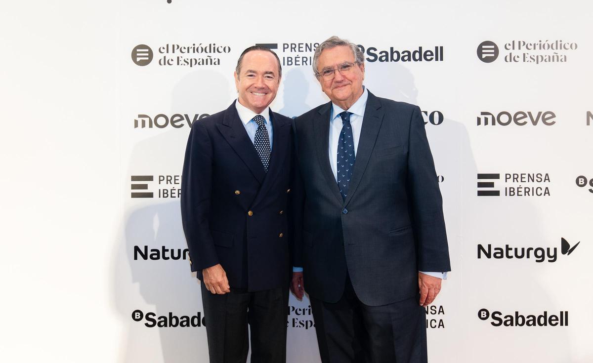 Cristóbal Paredes, director general y director de Banca Corporativa del Banco Sabadell, y Miguel Ferrandis, director general corporativo de Acerinox.