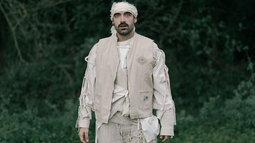 Xoán Fórneas, 
no vídeo 
de «Ferido».
|  Sabela Eiriz