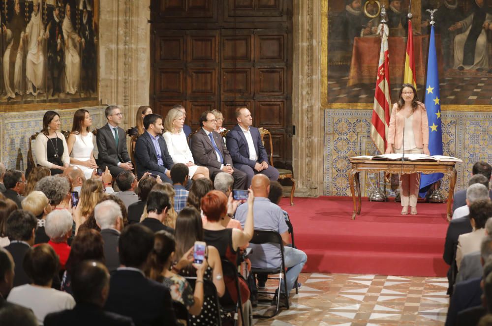 Toma de posesión de los consellers del Botànic II