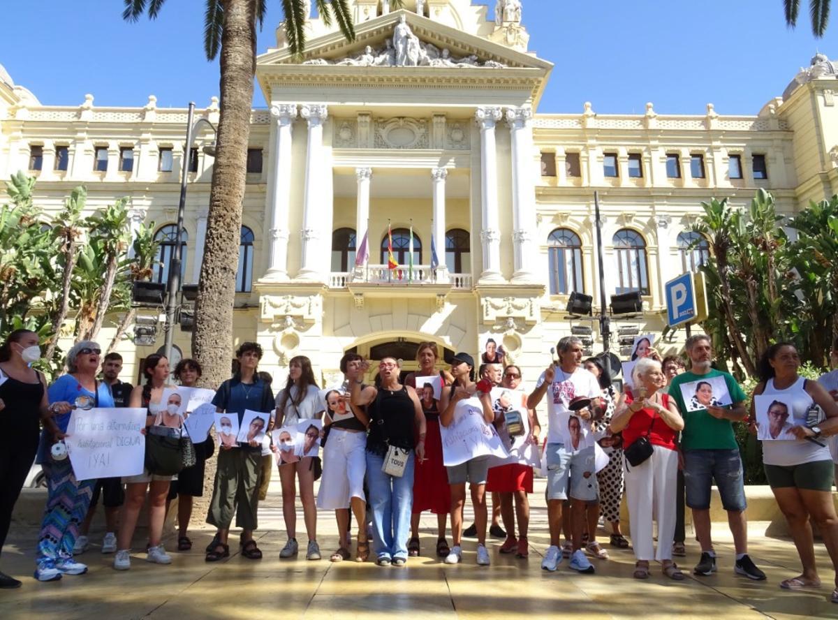 Un Techo por Derecho, en plena cacerolada por las siete malagueñas desahuciadas.