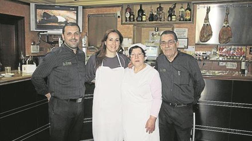 Restaurante la primera, de montoro, décadas de cocina casera junto a la e-5