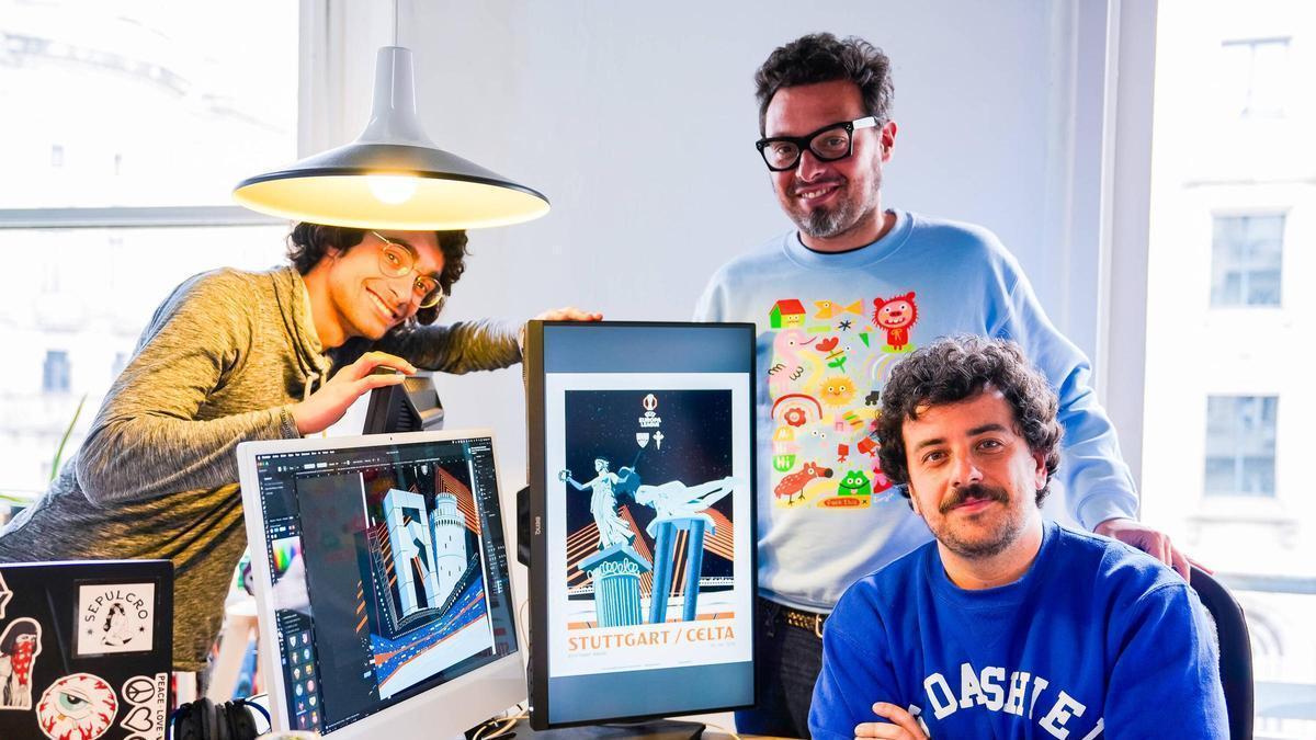 Diego Martínez, Raúl Bermúdez e Martín Lázaro, membros do Chachachá Studio que deseñou os agasallos institucionais do Celta en Europa.