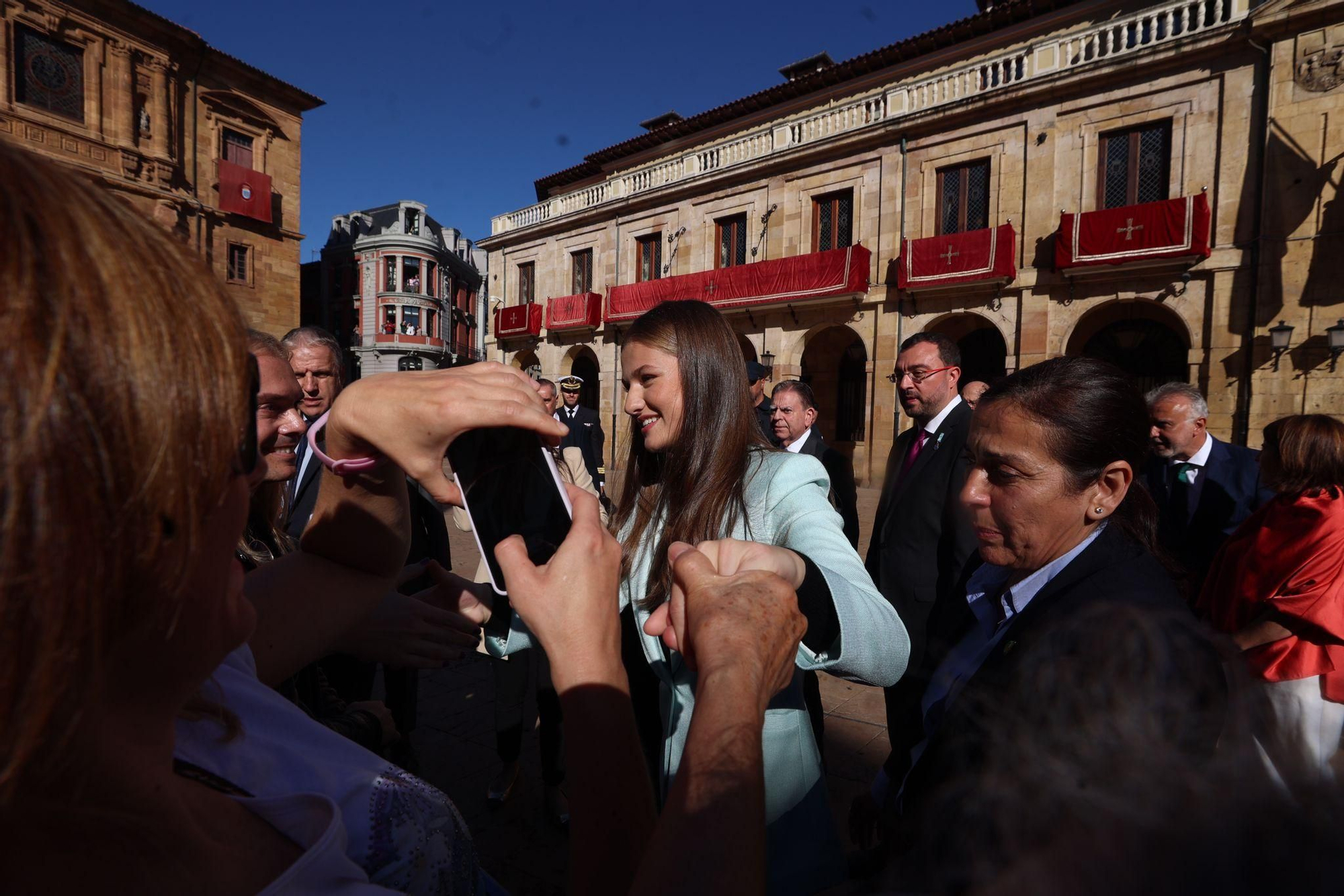 EN IMÁGENES |  Así fueron los primeros actos de la Princesa Leonor en solitario en Asturias: Alcaldesa Honoraria de Oviedo y Medalla de Asturias