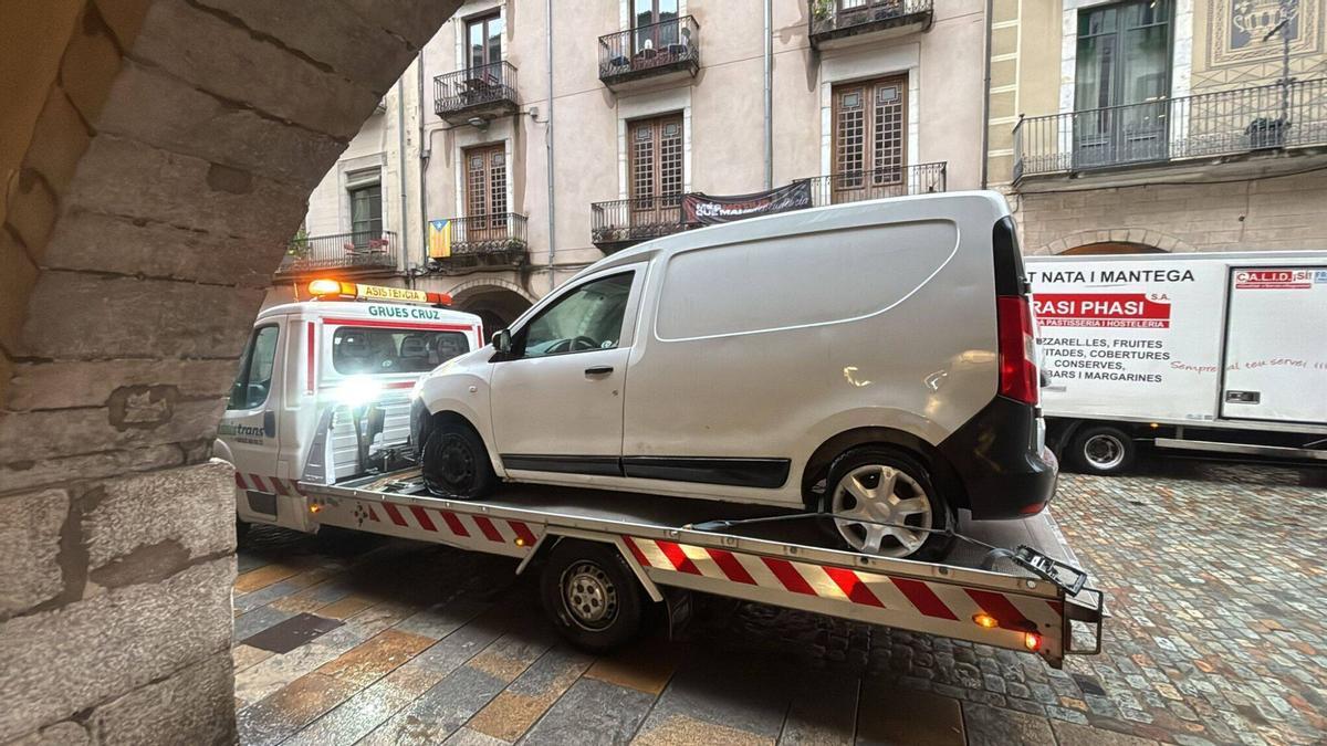 Imatges de les rodes punxades al Barri Vell