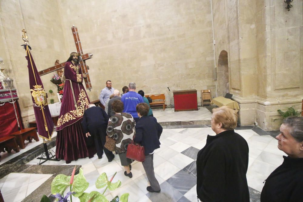 Besapié en la Iglesia de las Santas Justa y Rufina de Orihuela