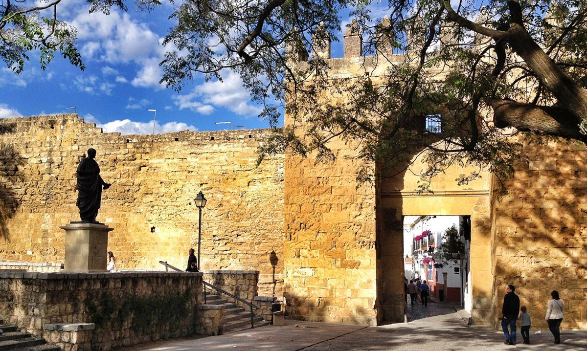 Puerta de Almodóvar.