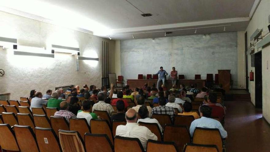 Asamblea de trabajadores de Arcebansa.