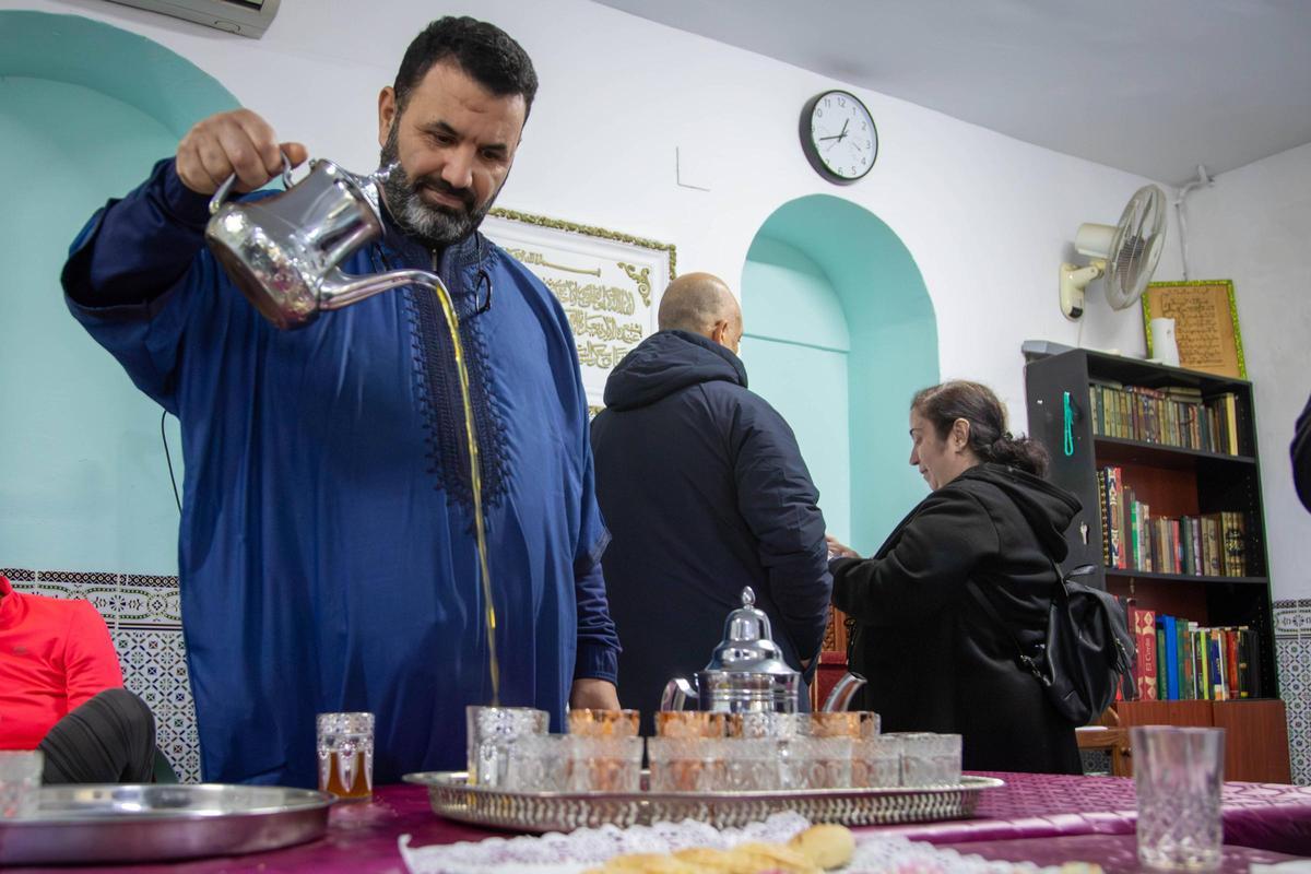 EN IMÁGENES | Jornada de convivencia en la Mezquita de Badajoz