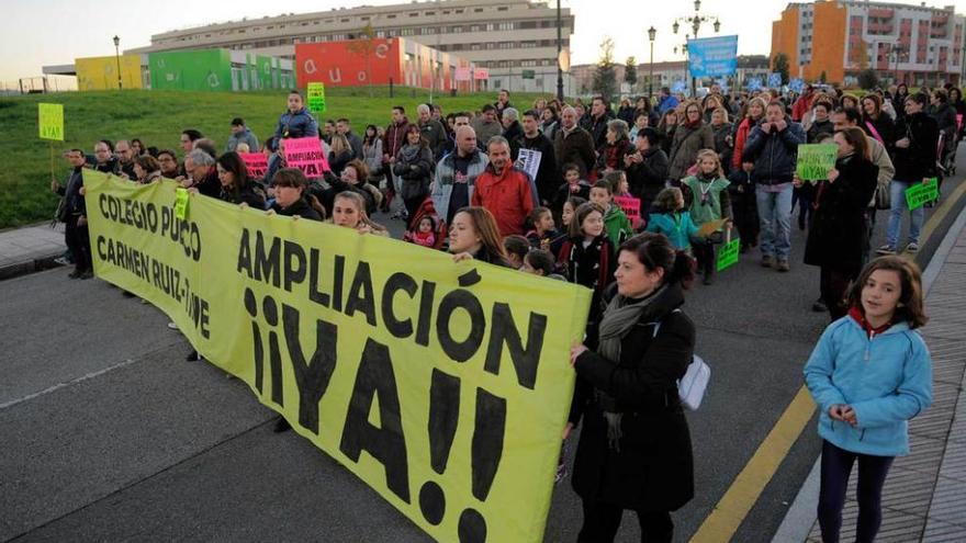 Una de las manifestaciones para exigir la ampliación del Ruiz-Tilve.