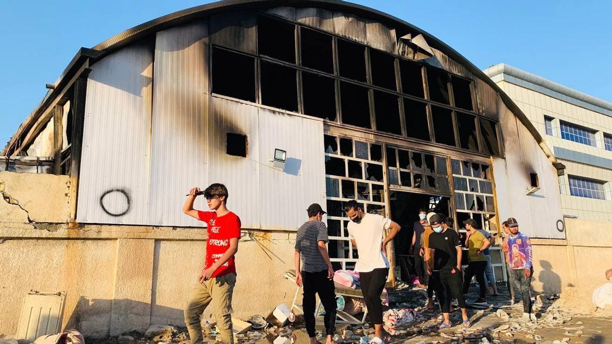 El fuego calcinó la totalidad de un pabellón.