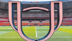 El estadio de La Cartuja, donde se debe disputar la final de Copa, vacío ayer a la hora en que debía ejercitarse el Real Madrid. Estadio de la Cartuja en Sevilla, este viernes, en la víspera de la final de la Copa del Rey entre FC Barcelona y Real Madrid. EFE/ RFEF. (Real Madrid)