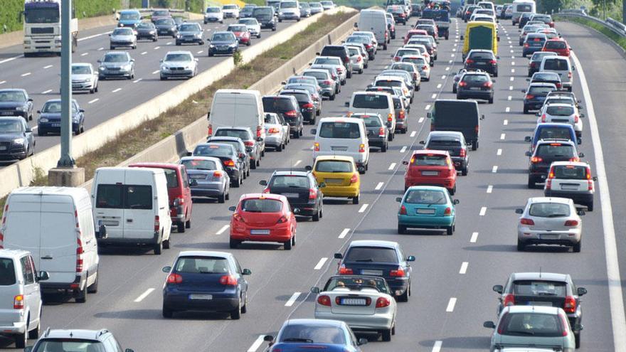 Málaga cierra el puente de la Constitución marcado por la siniestralidad en carretera.