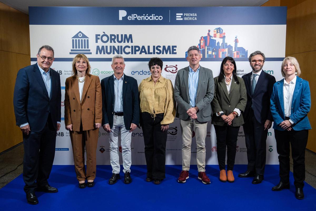 Albert Sáez, director de EL PERIÓDICO; Lluïsa Moret, presidenta de la Diputació de Barcelona; Eduard Sanz, alcalde de Esplugues; Mireia González, alcaldesa de Santa Coloma de Gramenet; David Quirós, alcalde de L'Hospitalet; Gemma Badia, alcaldesa de Gavà; Aitor Moll, consejero delegado de Prensa Ibérica, y Alba Barnusell, alcaldesa de Granollers.