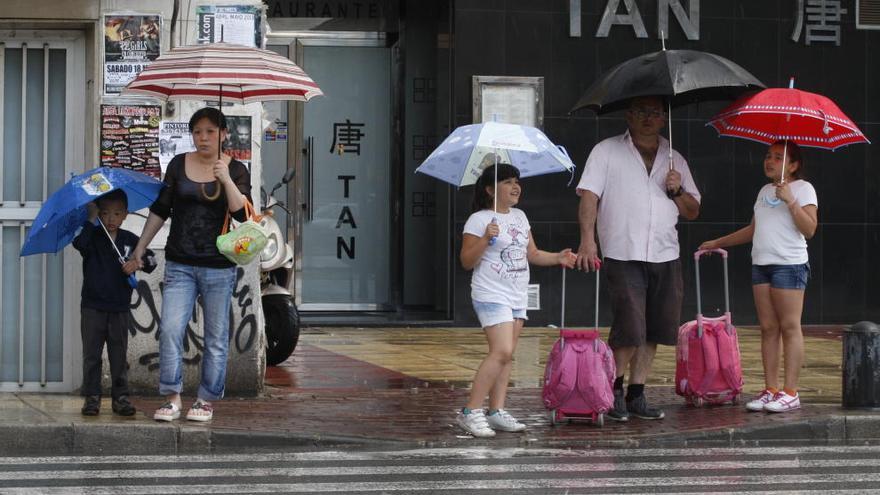 Lluvia en las calles de Murcia.