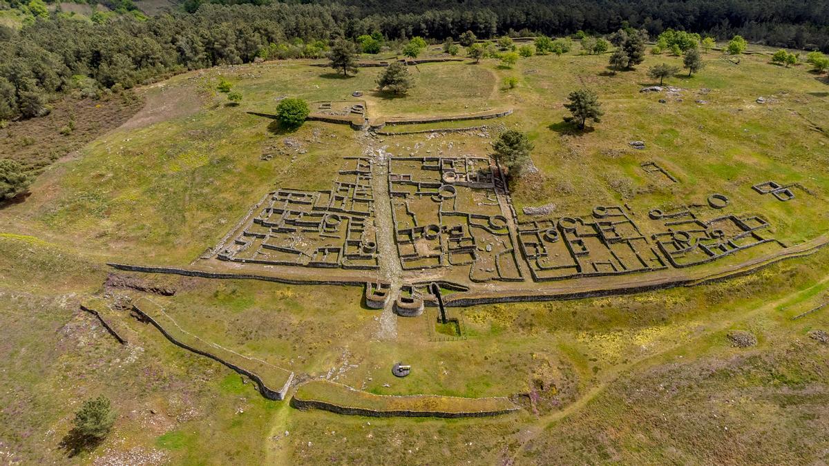 Xacemento arqueolóxico deo castro de San Cibrao de Las (Punxín/San Amaro, Ourense).