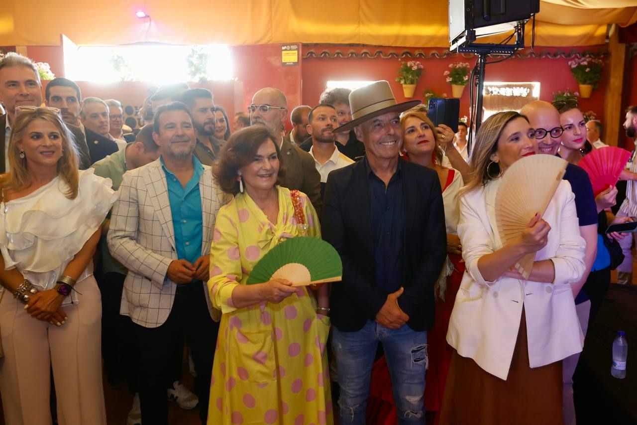 La Feria entra en calor con todas las mesas llenas