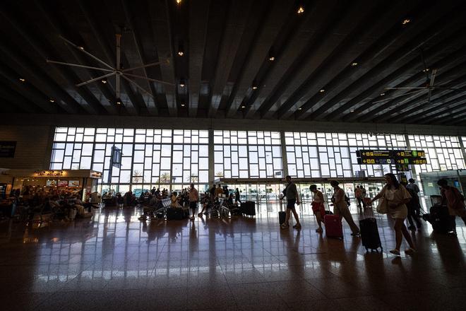 Aena invertirá 153 millones para transformar y "coser" la T2 del aeropuerto de Barcelona-El Prat