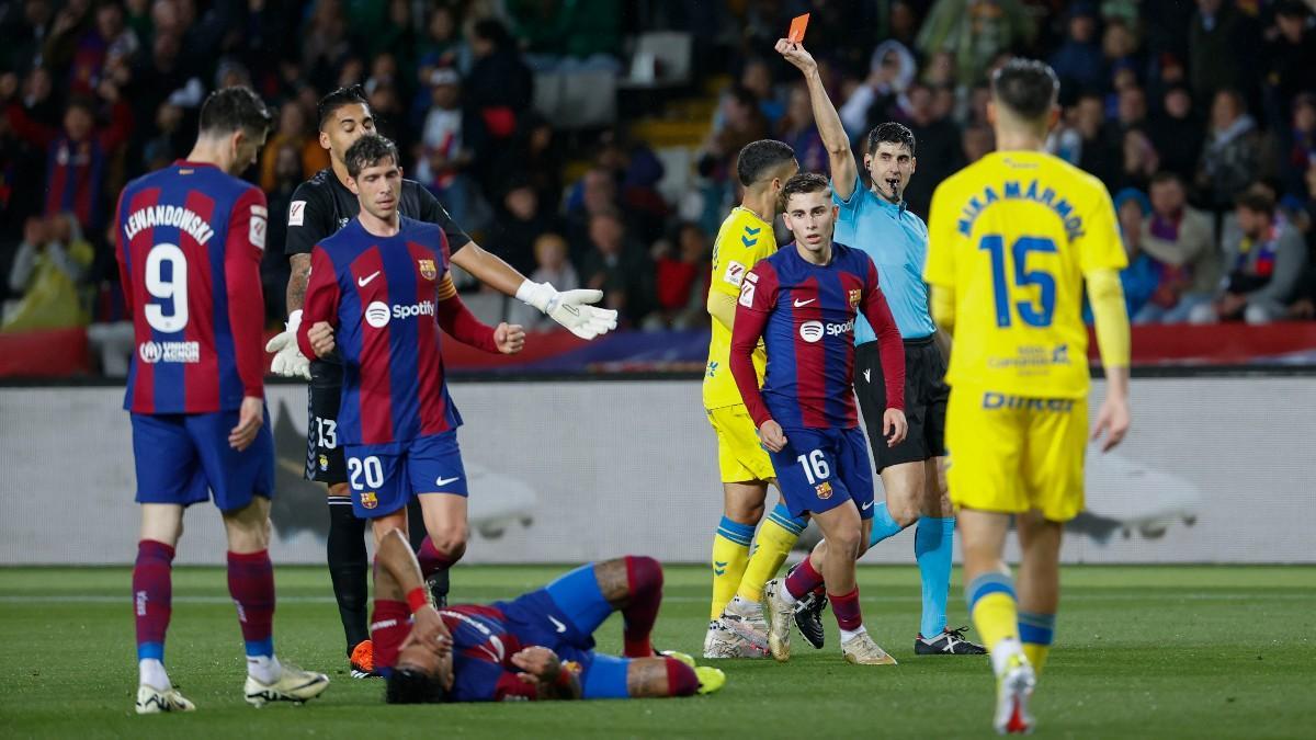 Busquets Ferrer durante el Barça - UD Las palmas de La Liga 2024/25
