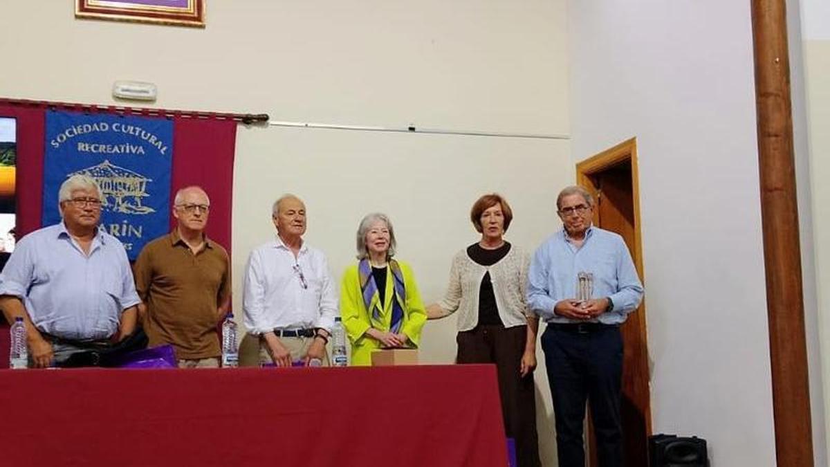 Asistentes al acto de homenaje en Quintes