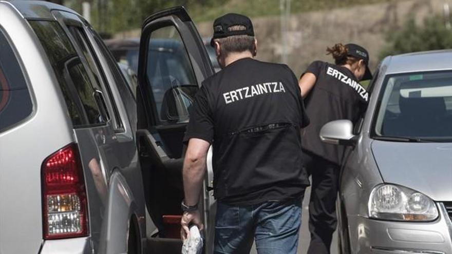 Tres detenidos en Bilbao por extorsionar a un anciano con grabaciones de un encuentro sexual