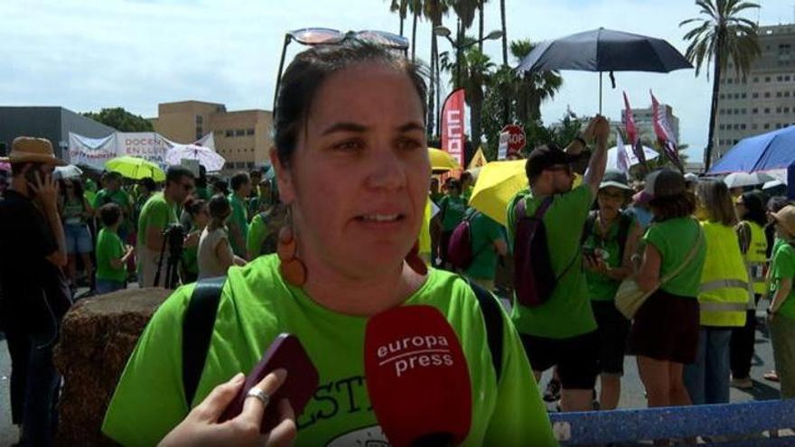 El personal de atención educativa y de administración y servicios exige a Educación una mesa de negociación para atender sus reivindicaciones